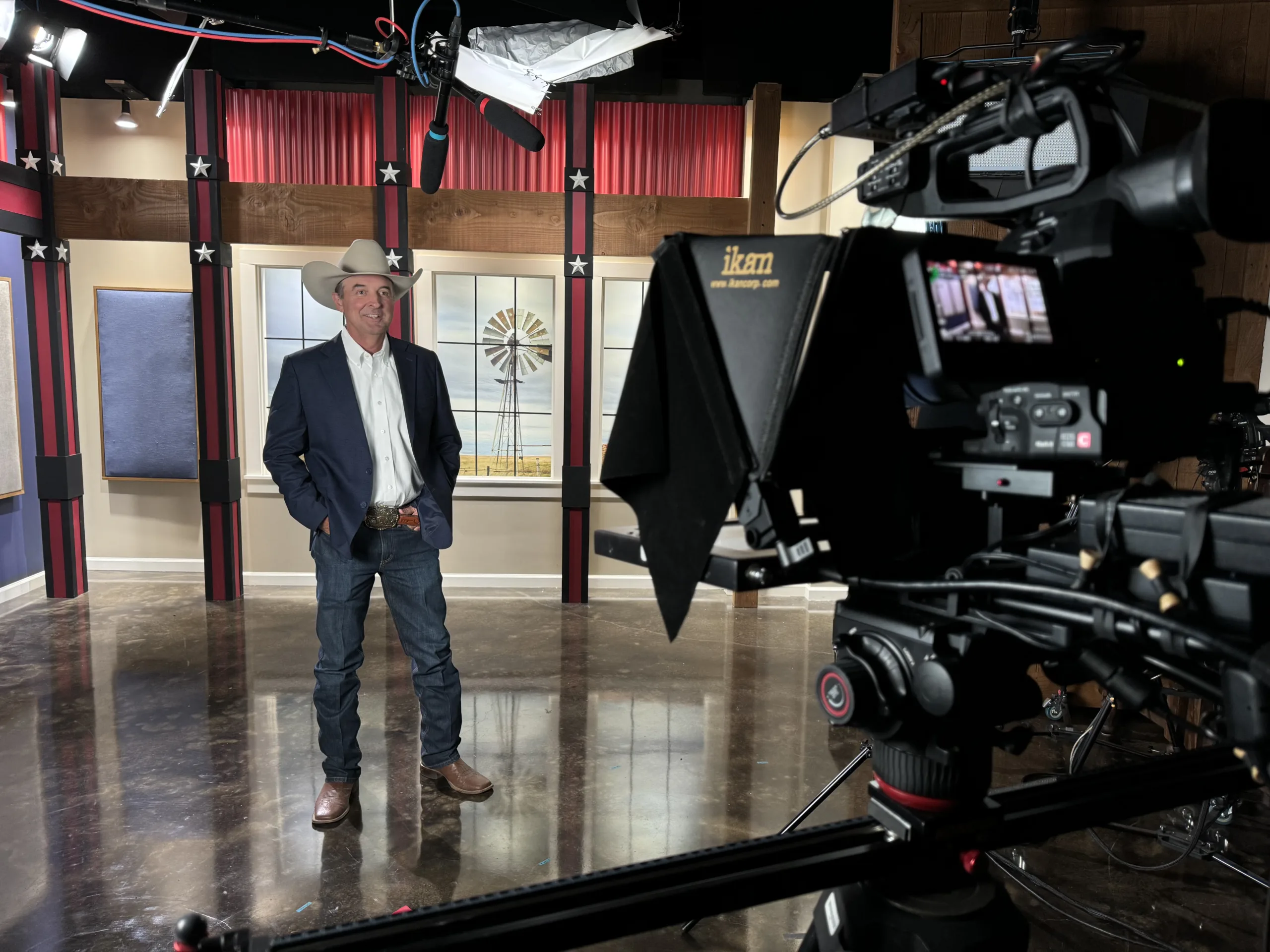 McKee behind the scenes on set.