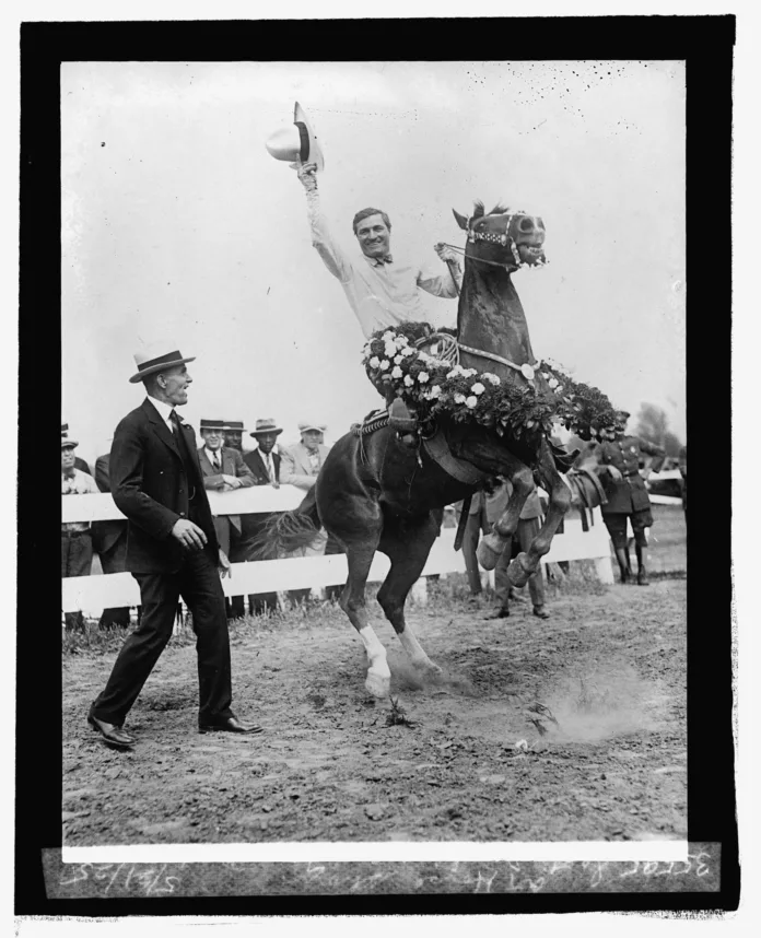 4 Secty._Jardine_and_Tom_Mix_at_horse_show,_5-21-25_LCCN2016839830 Tom Mix